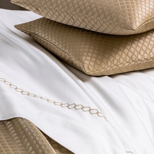 Luxury Illusione Decorative Pillow