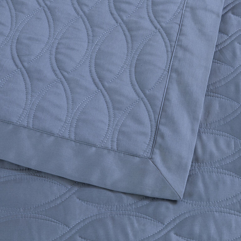 slide 3 Infinito Light Quilt