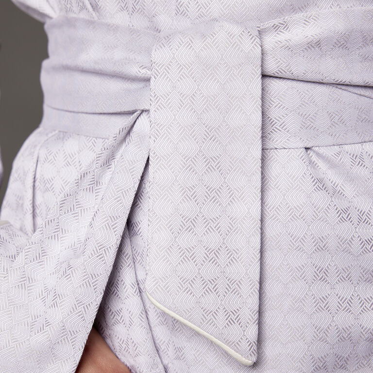 slide 4 Luna Robe
