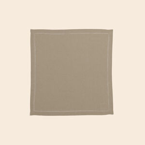 slide 3 Artistry Ajour Napkins Set