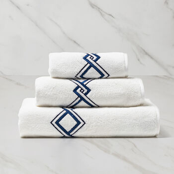 Twist Embroidery Bath Towel