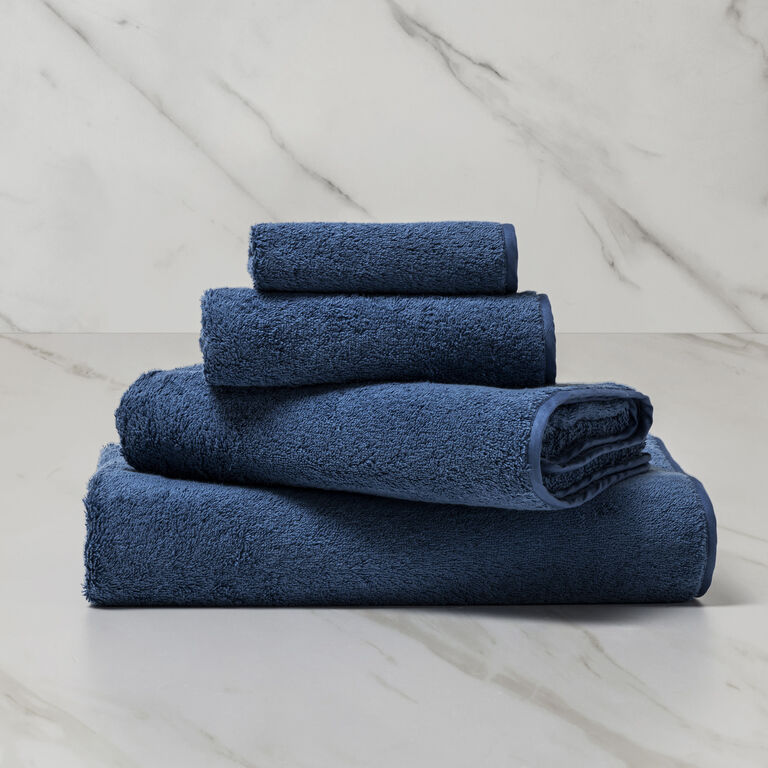 slide 1 Unito Bath Towel