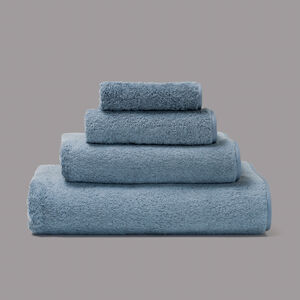 slide 4 Unito Bath Towel