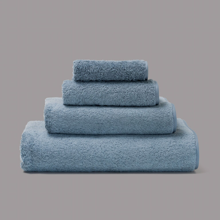 slide 4 Unito Bath Towel