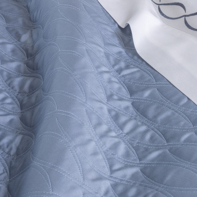 slide 5 Infinito Light Quilt