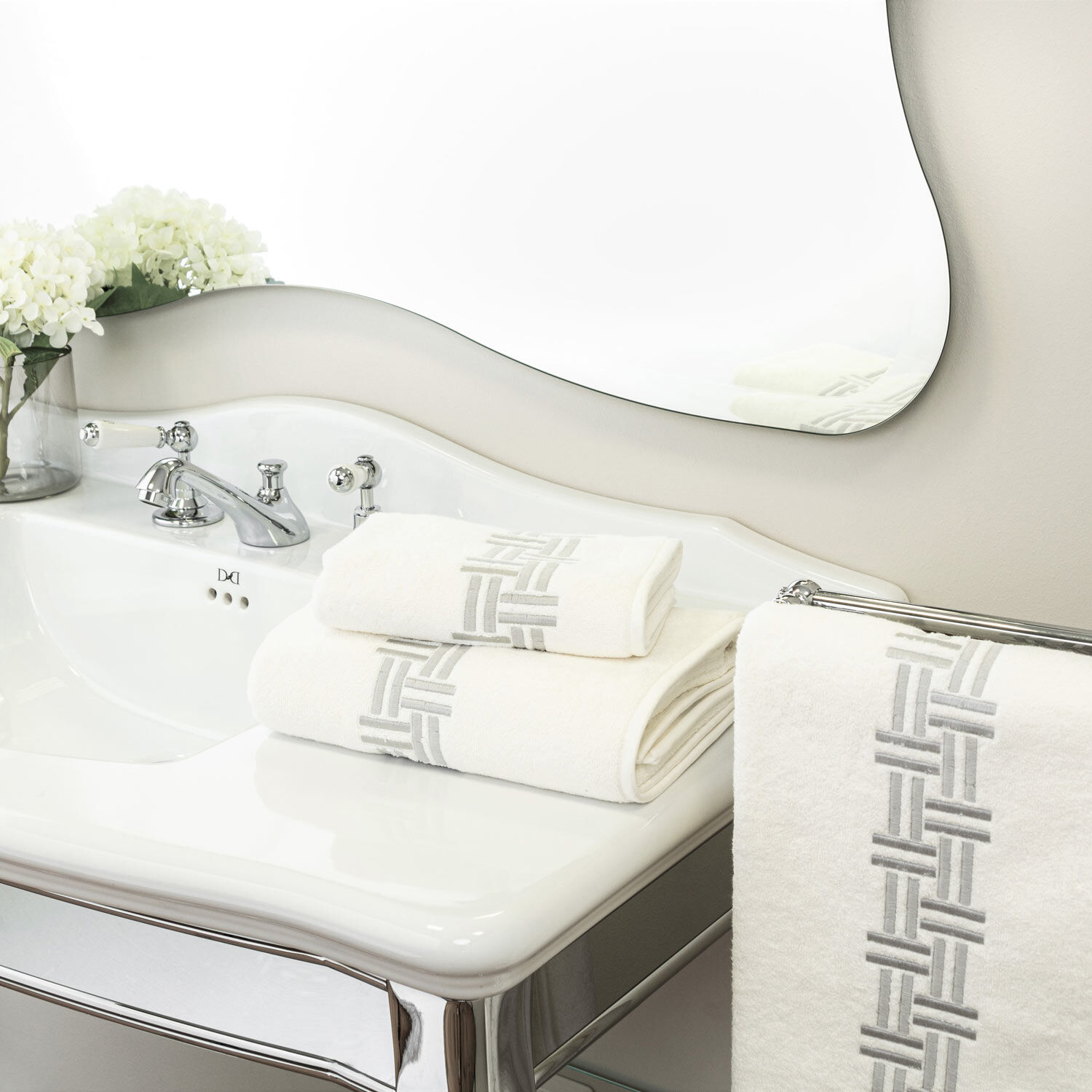 Basket Weave Embroidered Bath Sheet | Frette