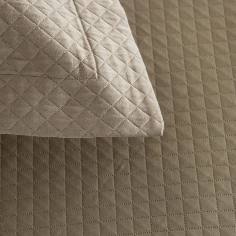 slide 3 Hotel Melody Euro Sham