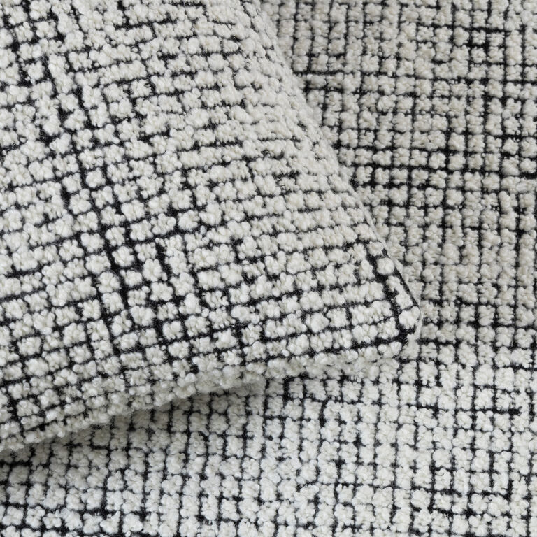 slide 3 Nest Decorative Cushion Cover