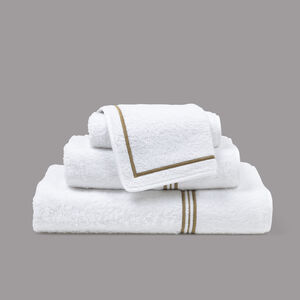 slide 3 Triplo Bourdon Wash Cloth