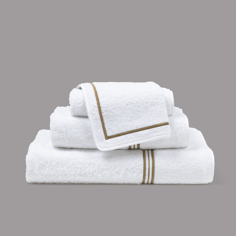 slide 3 Triplo Bourdon Wash Cloth