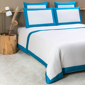 slide 4 Bold Pillowcase