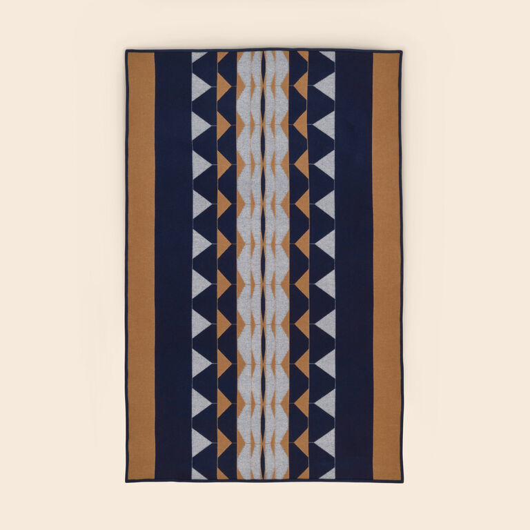 slide 2 Deco Throw 001