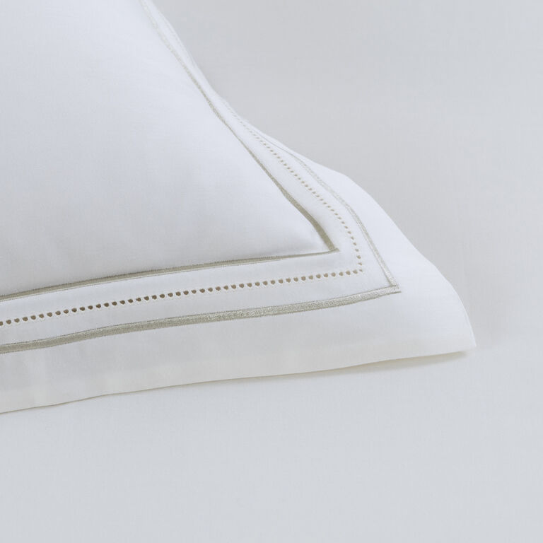 slide 3 Elegance Euro Sham