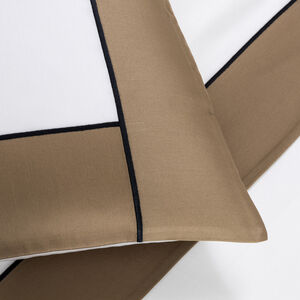 slide 3 Linear Pillowcase Set