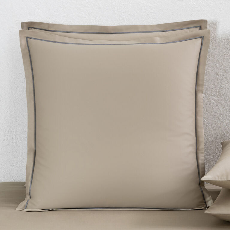 slide 1 Camelia Euro Sham