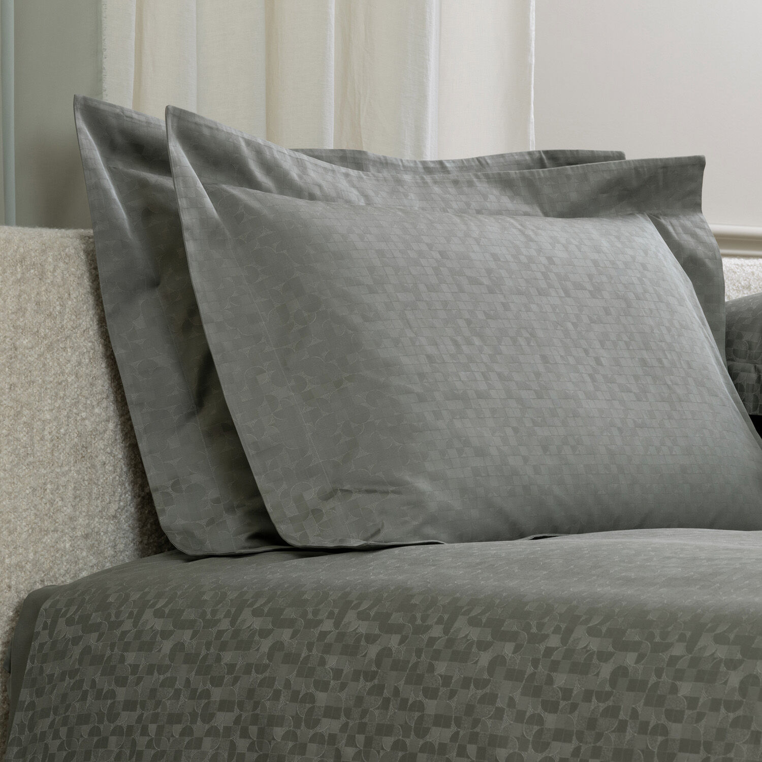 Bedding - Luxury Linens | Frette