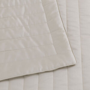 slide 3 Vertical Light Quilt