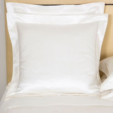 Frette Luca Down Alternative Boudoir Pillow Filler in White