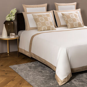 slide 4 Luxury Chains Decorative Pillow Cover
