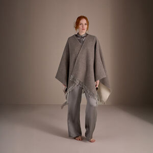 slide 2 Sovana Knitted Cape