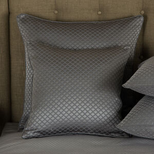 slide 1 Illusione Decorative Pillow Cover