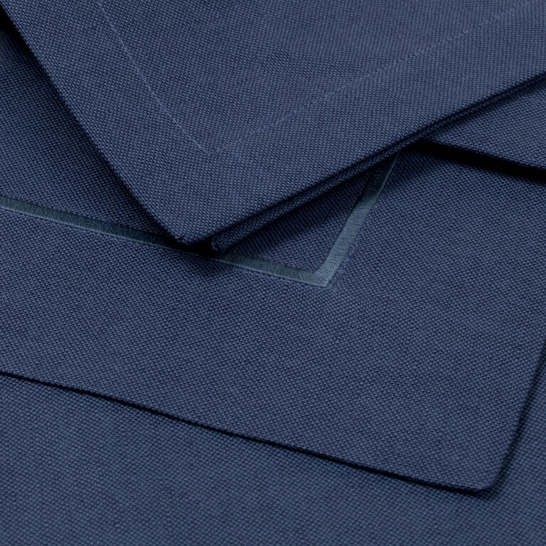 slide 4 Define Placemats and Napkins Set