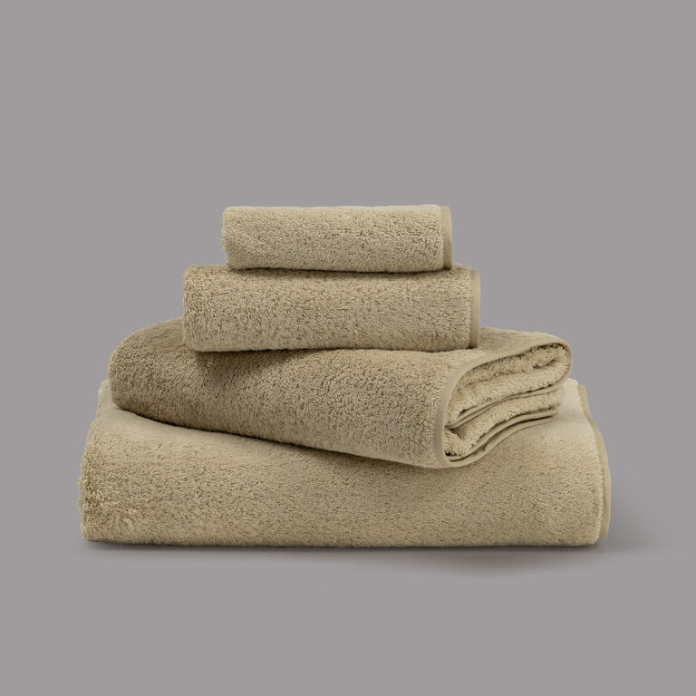 slide 3 Unito Bath Towel