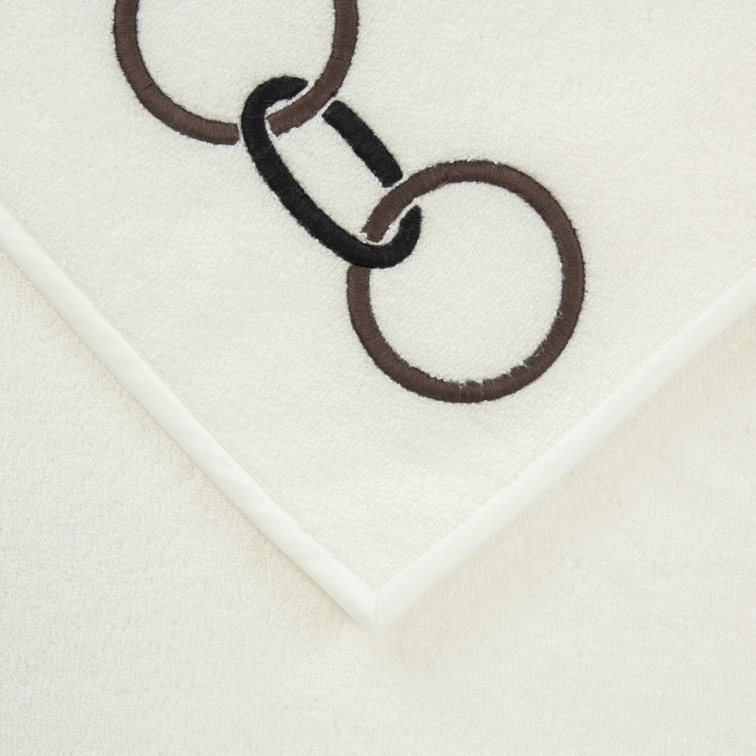 slide 2 Links Embroidered Bath Towel