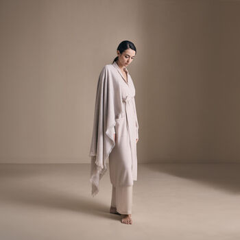Envelop Twill Stole