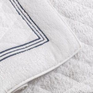 slide 3 Triplo Bourdon Bath Mat