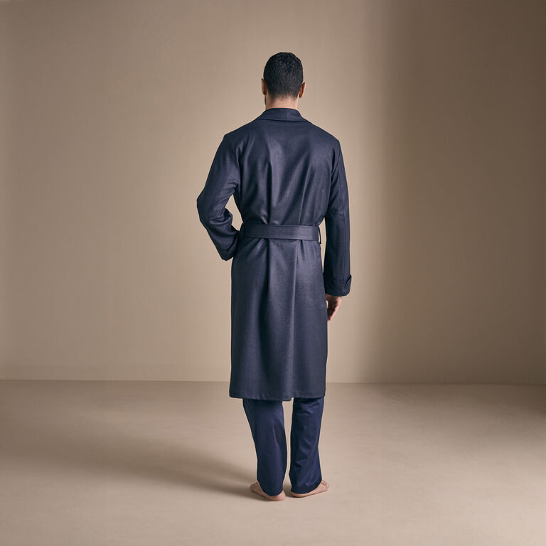 slide 3 Pilot Robe