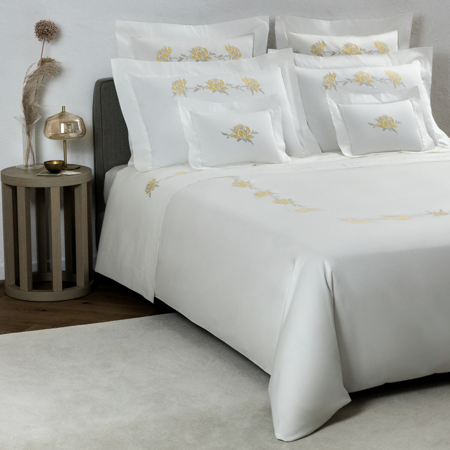 slide 4 Peonia Embroidered Sheet Set