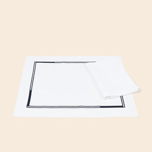 slide 3 Edgeline Placemats and Napkins Set