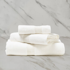 slide 1 Maze Lace Bath Towel