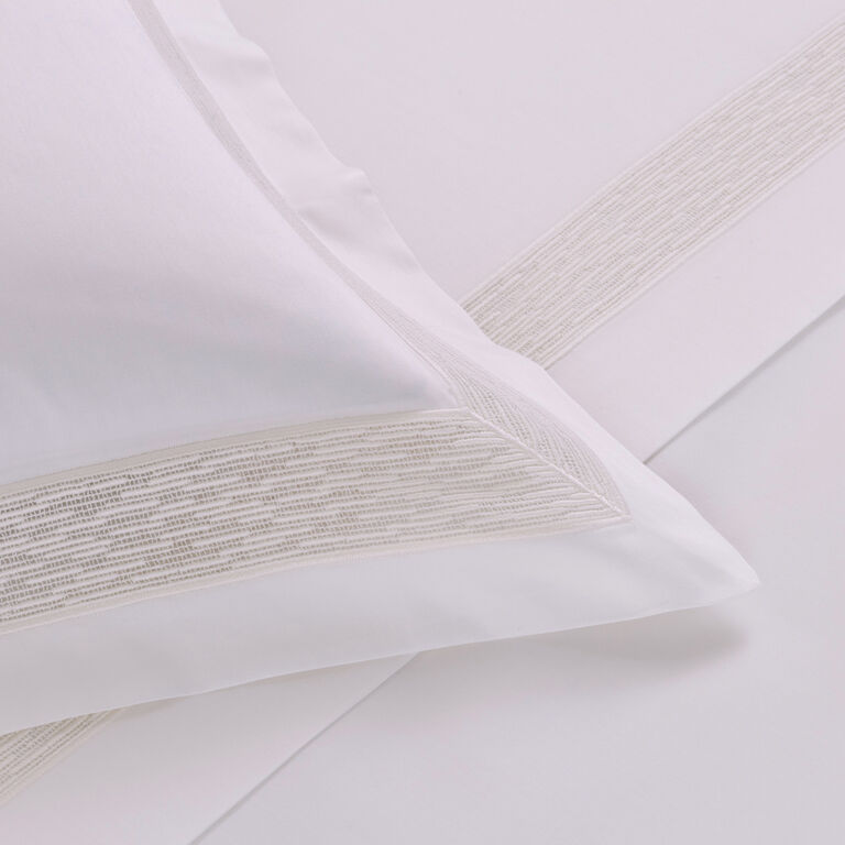 slide 3 Balance Lace Sheet Set