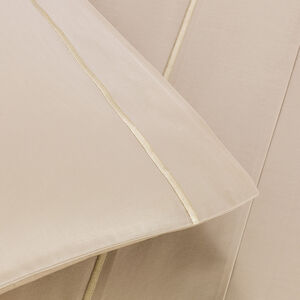 slide 3 Camelia Sheet Set