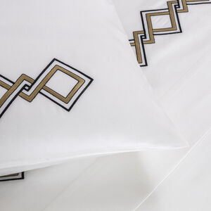 slide 3 Twist Embroidery Pillowcase