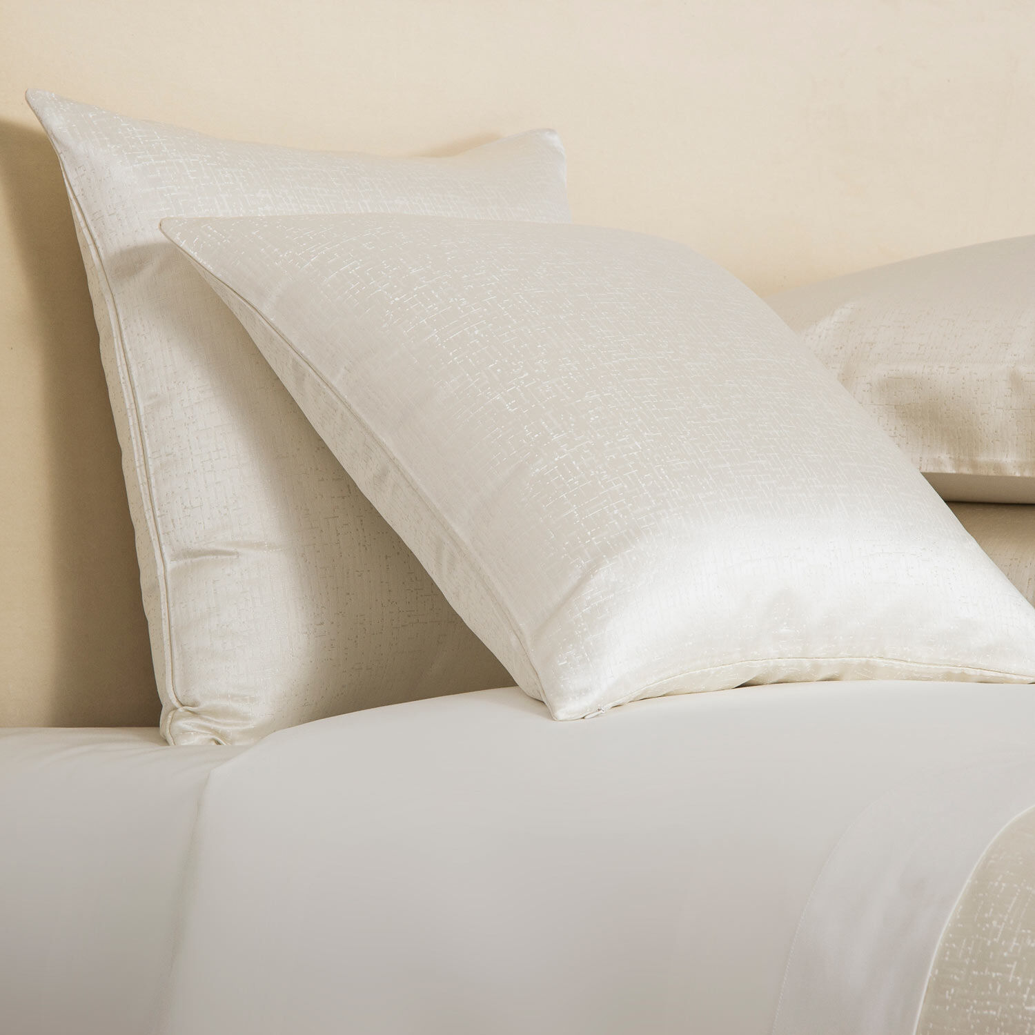 Luxury Glowing Weave Decorative Pillow