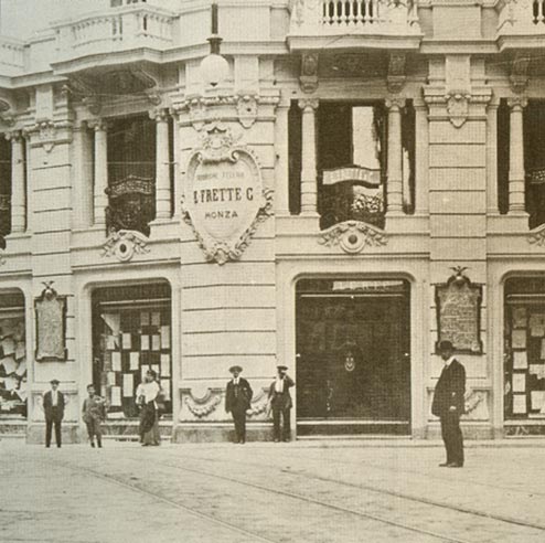 1 of 4: Frette Via Manzoni Milano store 1878