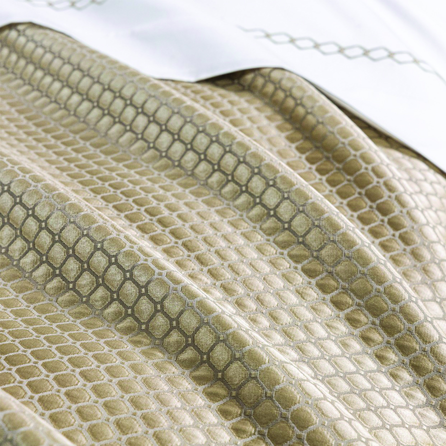 Throws & Blankets